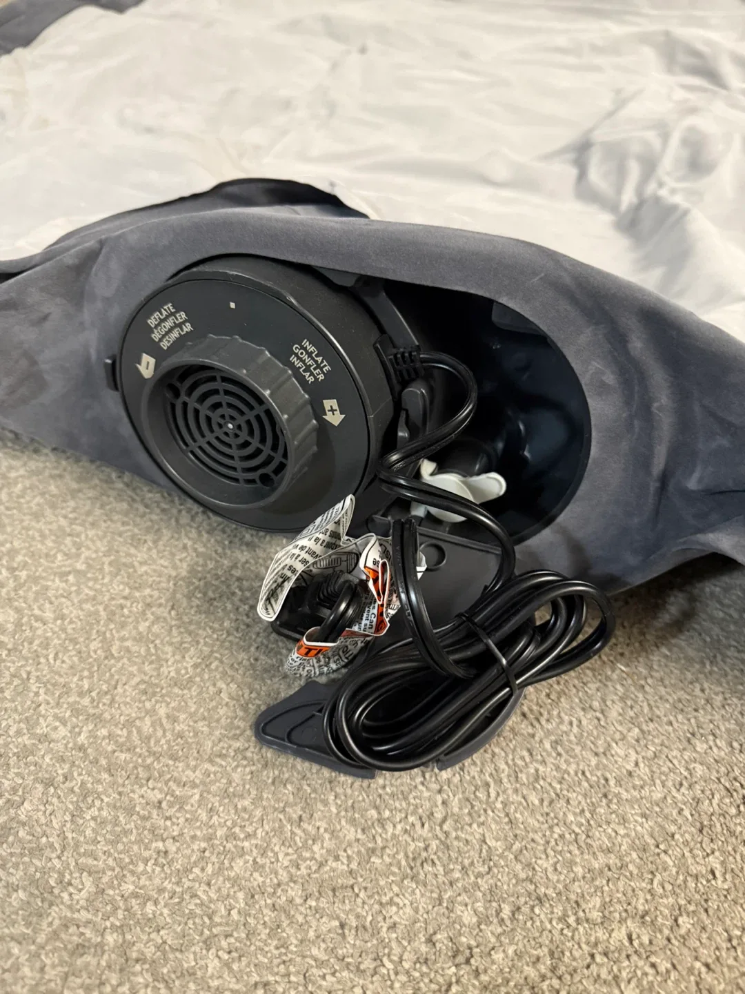 NEW 13” Twin Self-Inflatable Air Mattress image indicator(5)