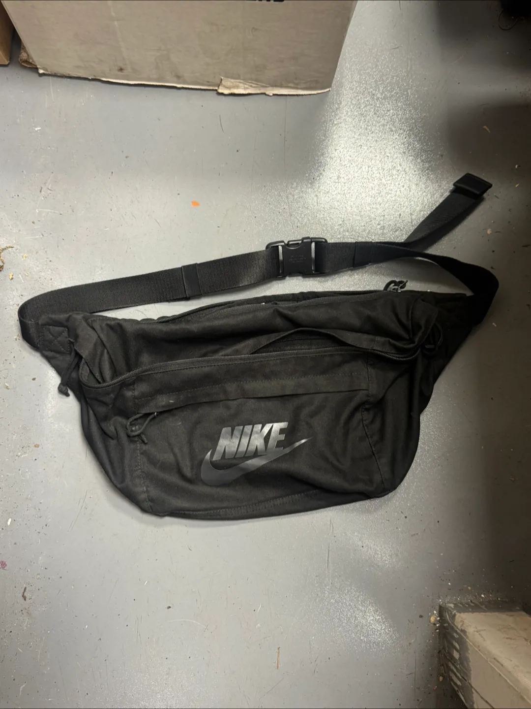 Nike Black Crossbody bag thumbnail