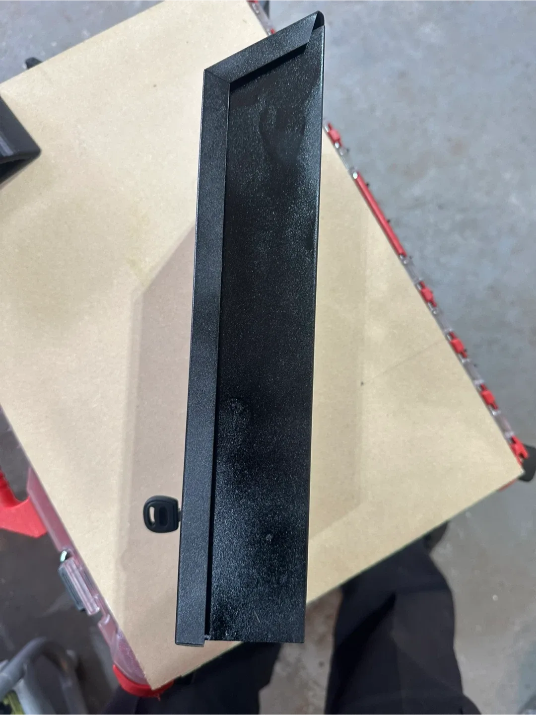 Wall Mounted Outdoor Ashtray - Black image indicator(3)