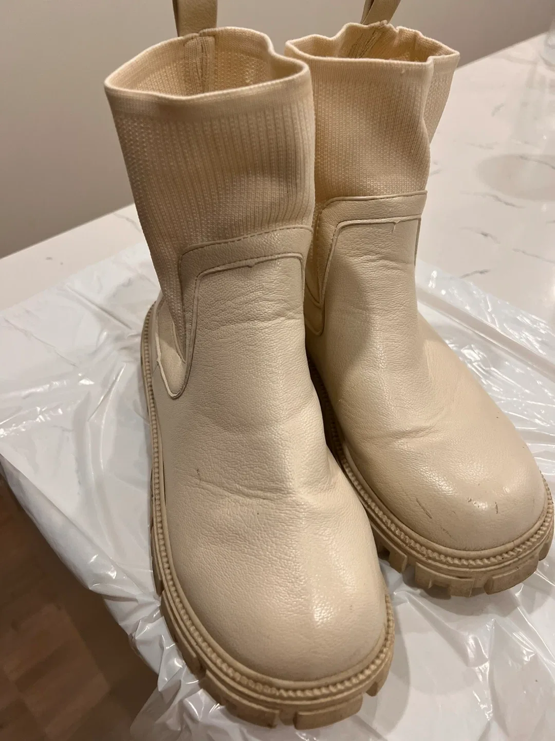 Ardene Boots image indicator(2)