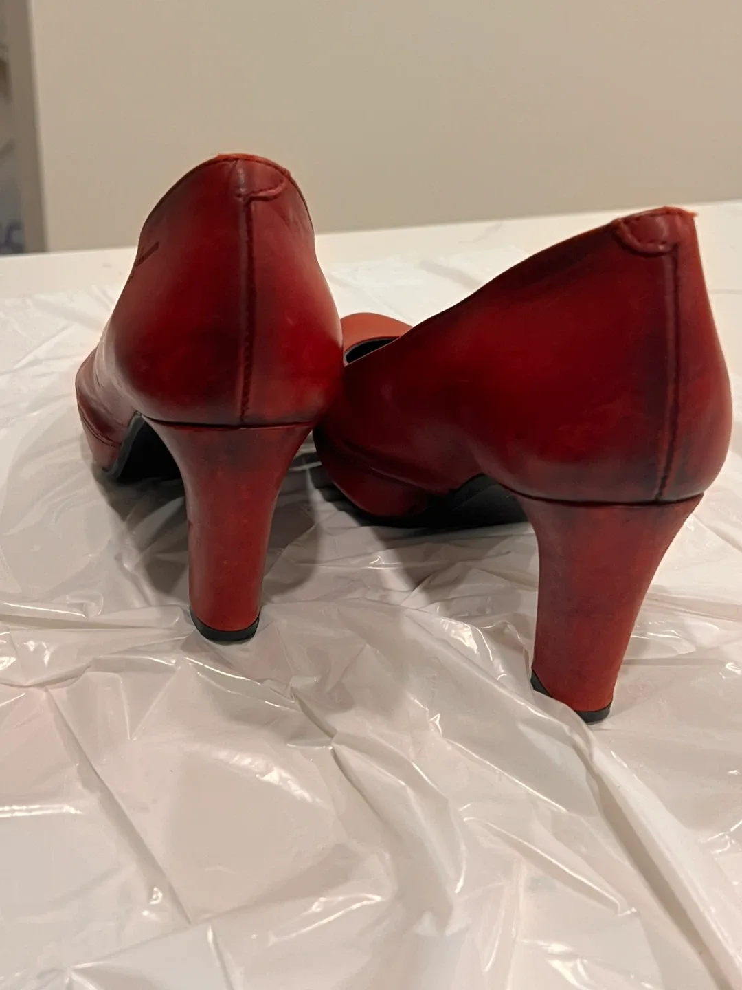 Dorking Red Leather Pumps (Spanish Brand) - Size 35 image indicator(2)