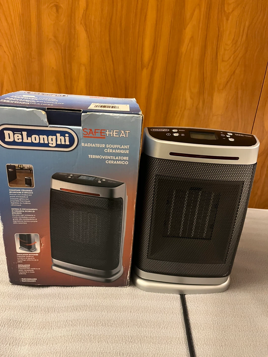 DeLonghi Safe Heat Ceramic Heater
