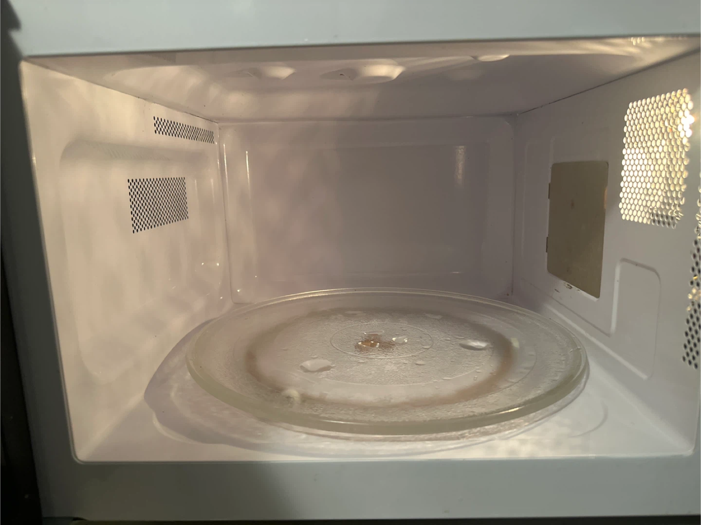 Hamilton Beach Microwave(MOVE OUT SALE) - photo 2