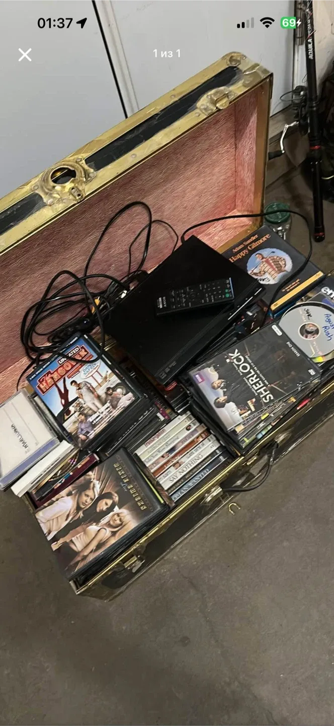 DVDs, Sony DVD Player & Remote thumbnail