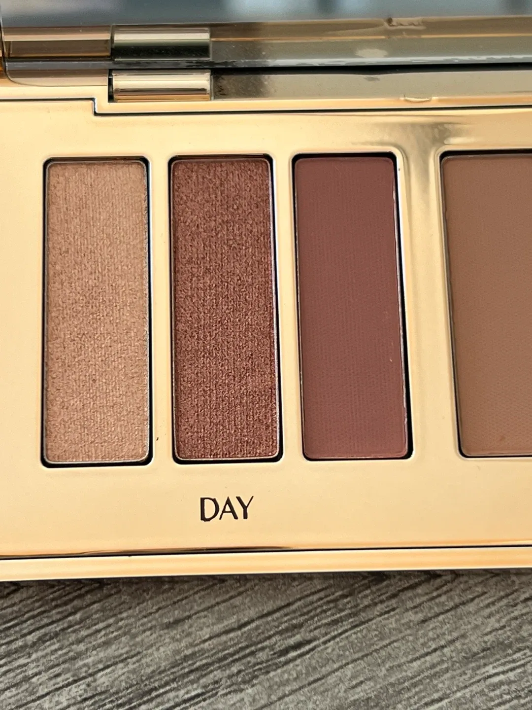 Charlotte Tilbury Pillow Talk Dreams Luxury Palette image indicator(6)
