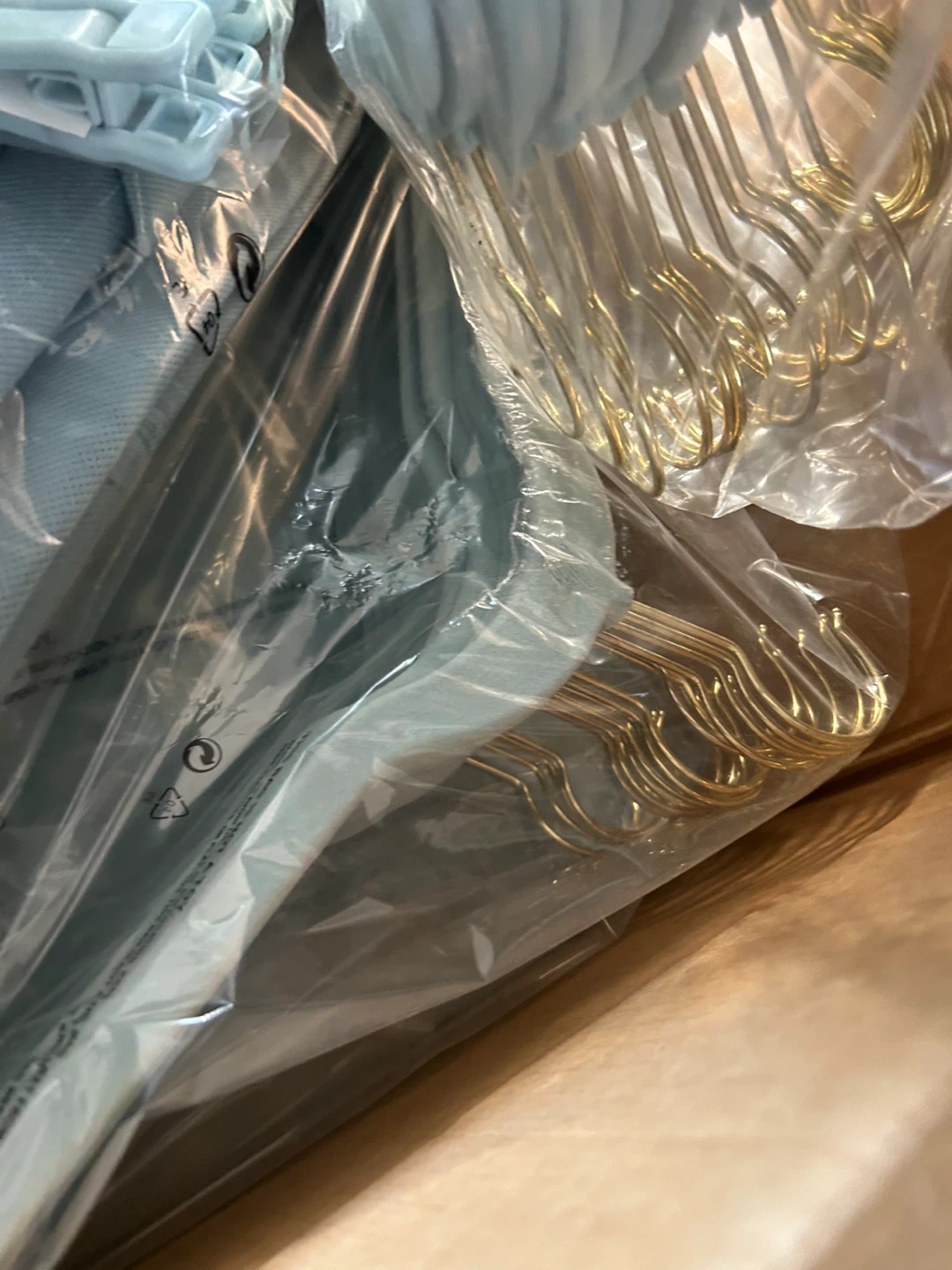 Joy Mangano Huggable Hangers - New in Box - photo 4