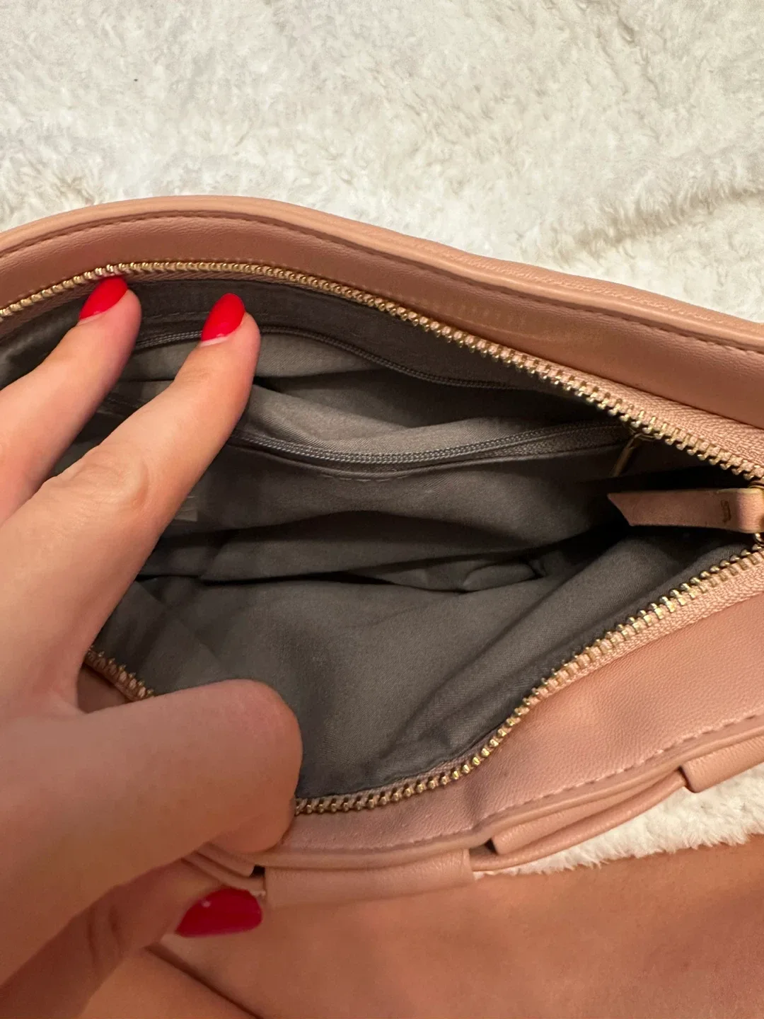 Pink Woven Chain Bag image indicator(2)