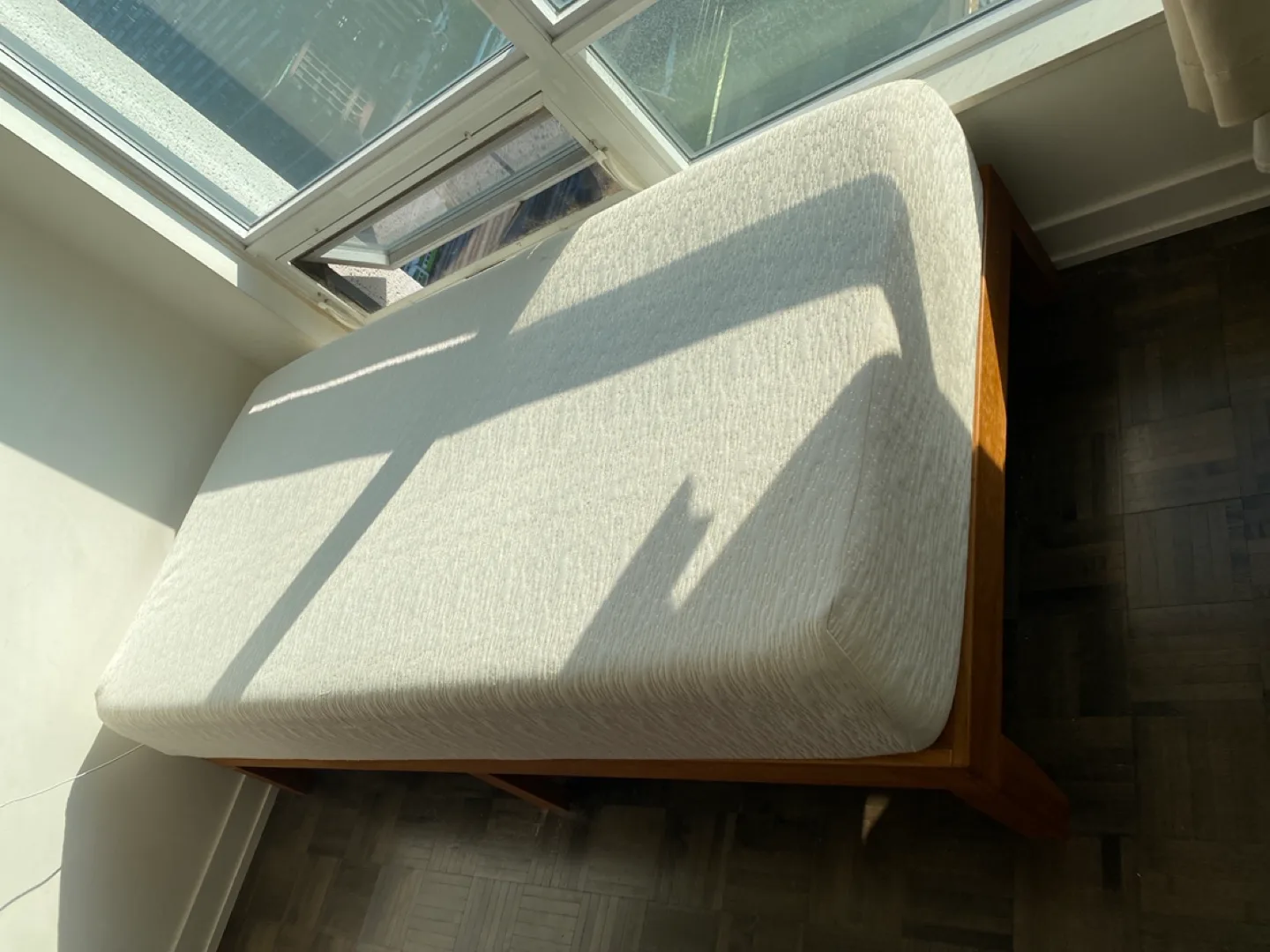 Twin Size Bed & mattress image indicator(4)