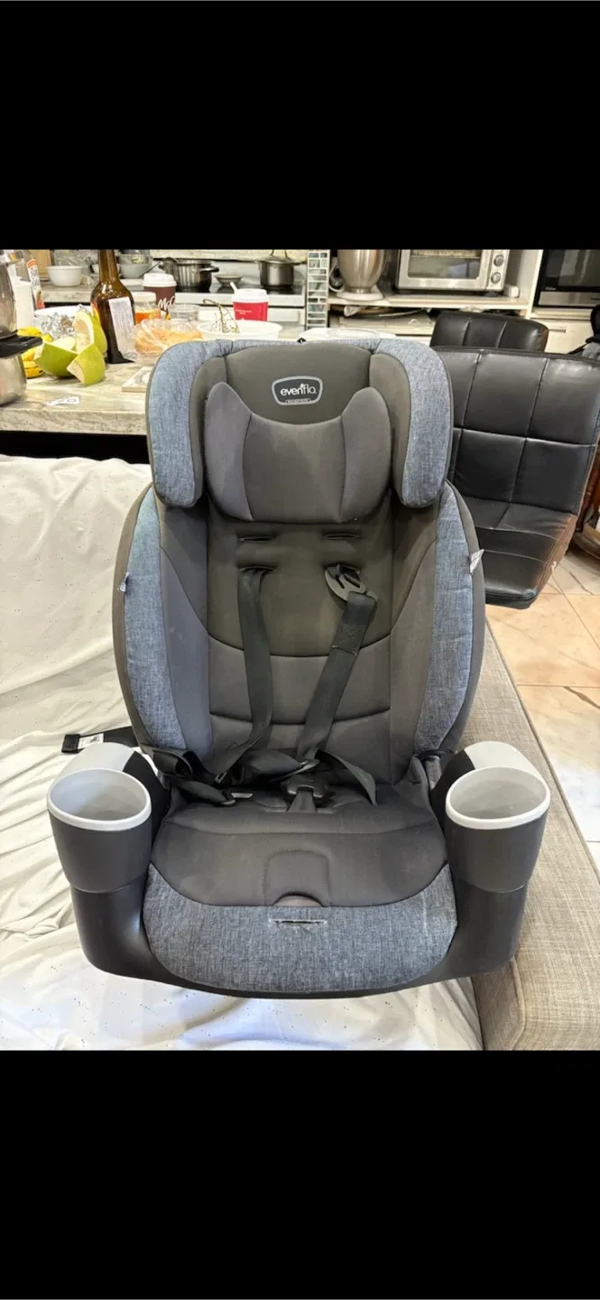 Evenflo EveryStage DLX Car Seat image indicator(2)