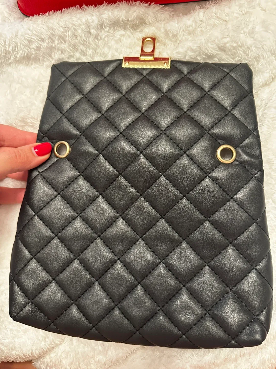 Black Quilted Crossbody Bag image indicator(3)