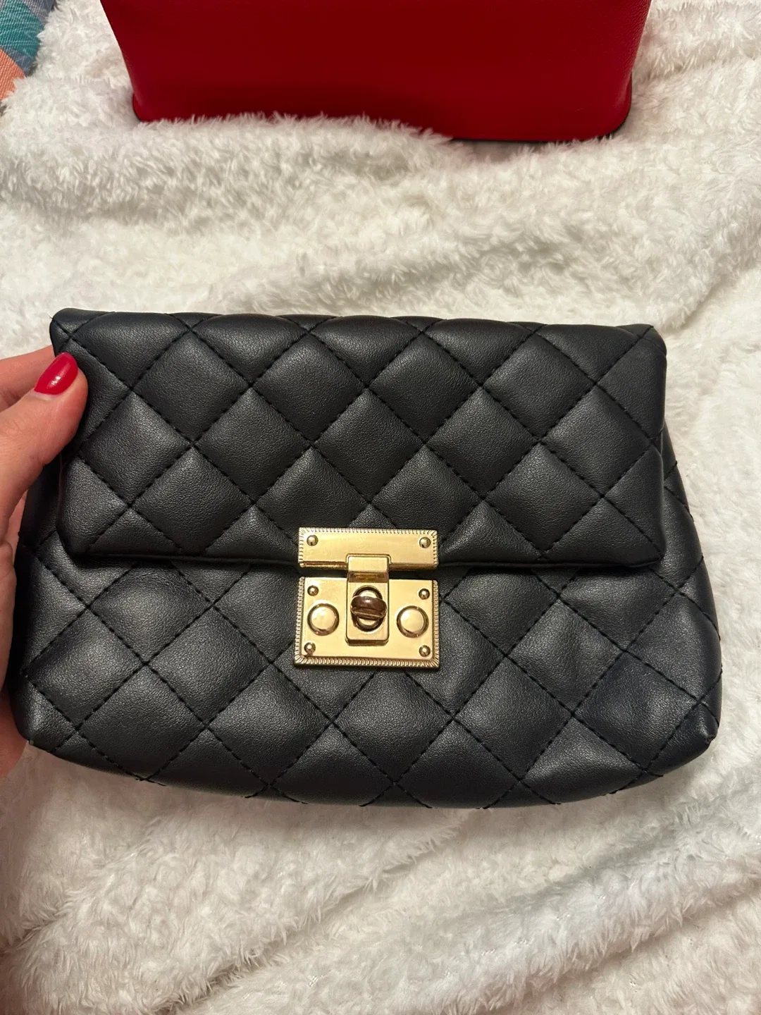 Black Quilted Crossbody Bag image indicator(4)