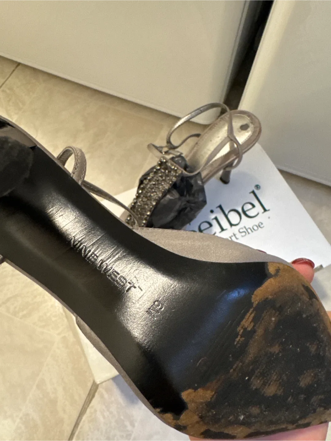 Nine West size 6 image indicator(2)