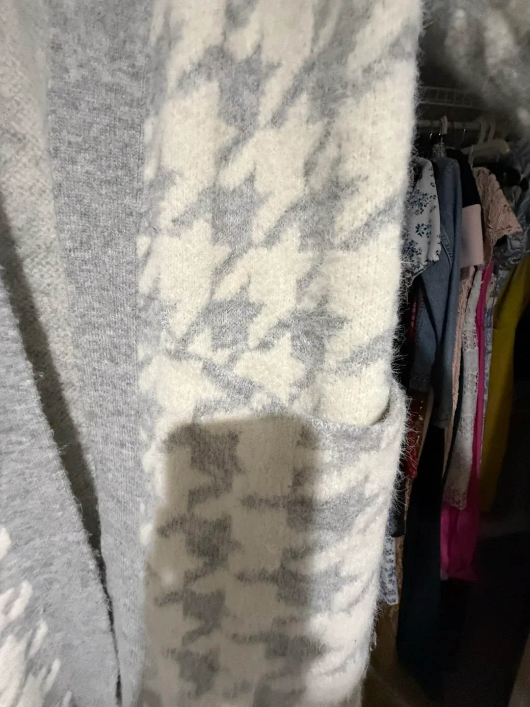 Ann Taylor XS Gray Houndstooth Cardigan image indicator(4)