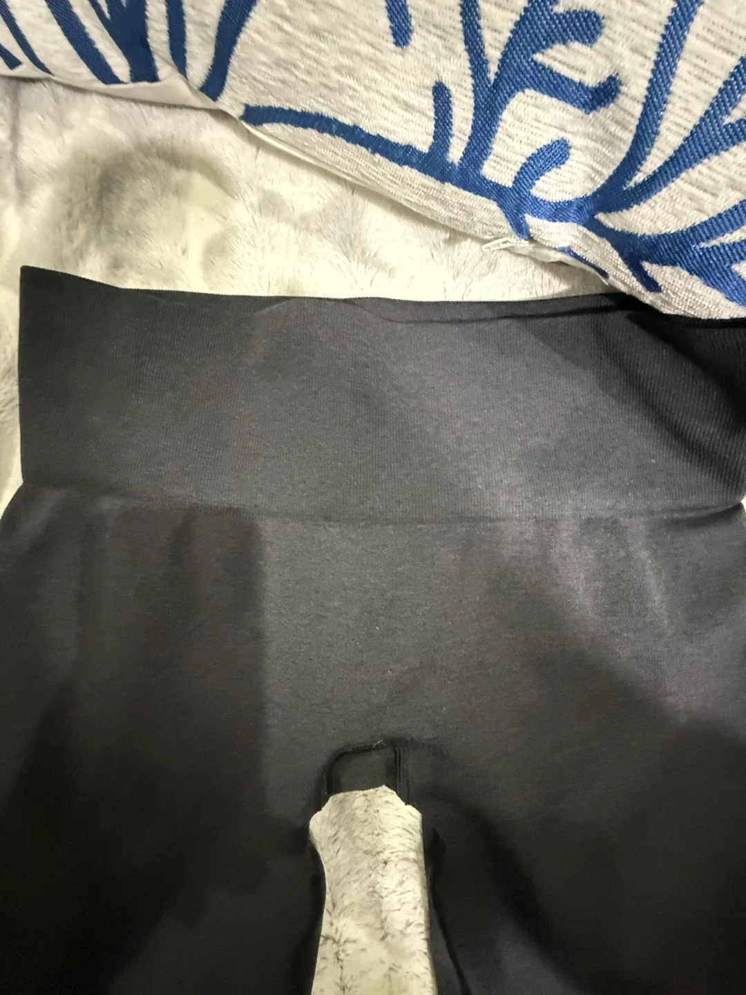 Lululemon Athletica Black Leggings - Size 8 image indicator(4)