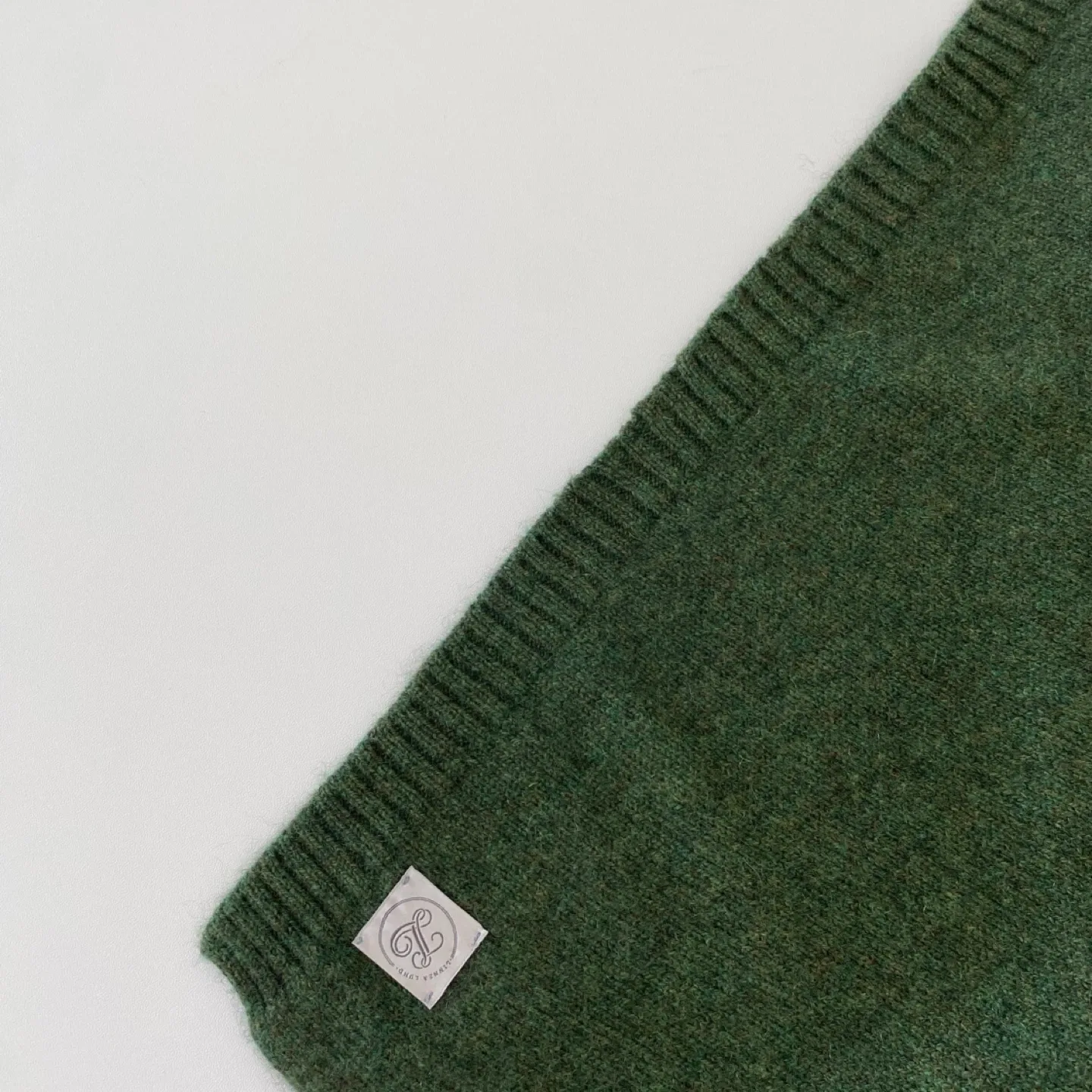 Linnea Lund 100% Cashmere Angela Poncho image indicator(9)