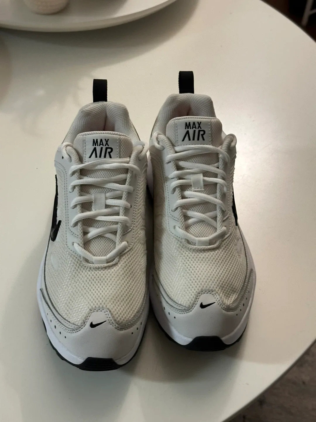 Nike Air Max Running Shoes - US 8 image indicator(2)