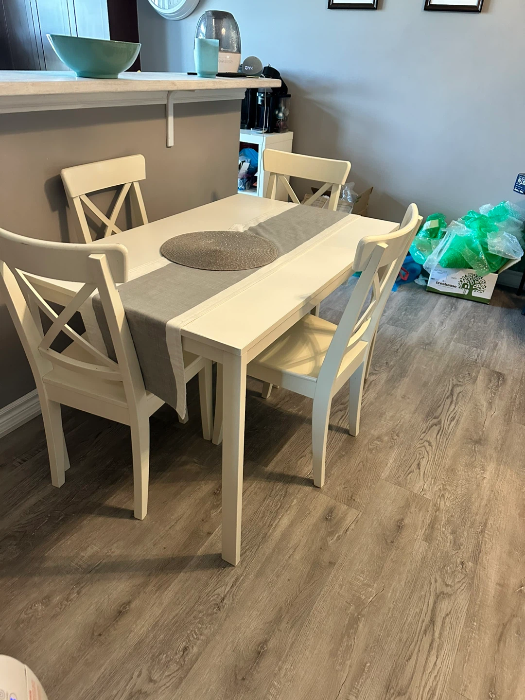Kitchen table and 4 chairs