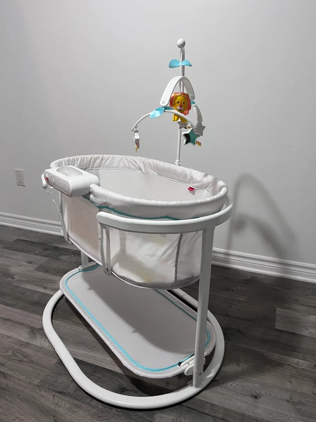 Fisher price bassinet thumbnail