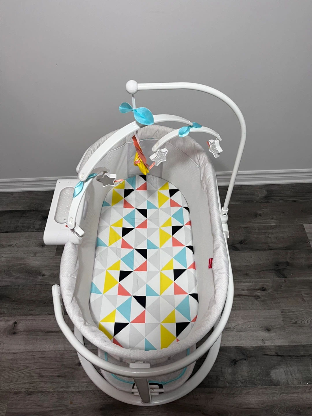 Fisher price bassinet - photo 2