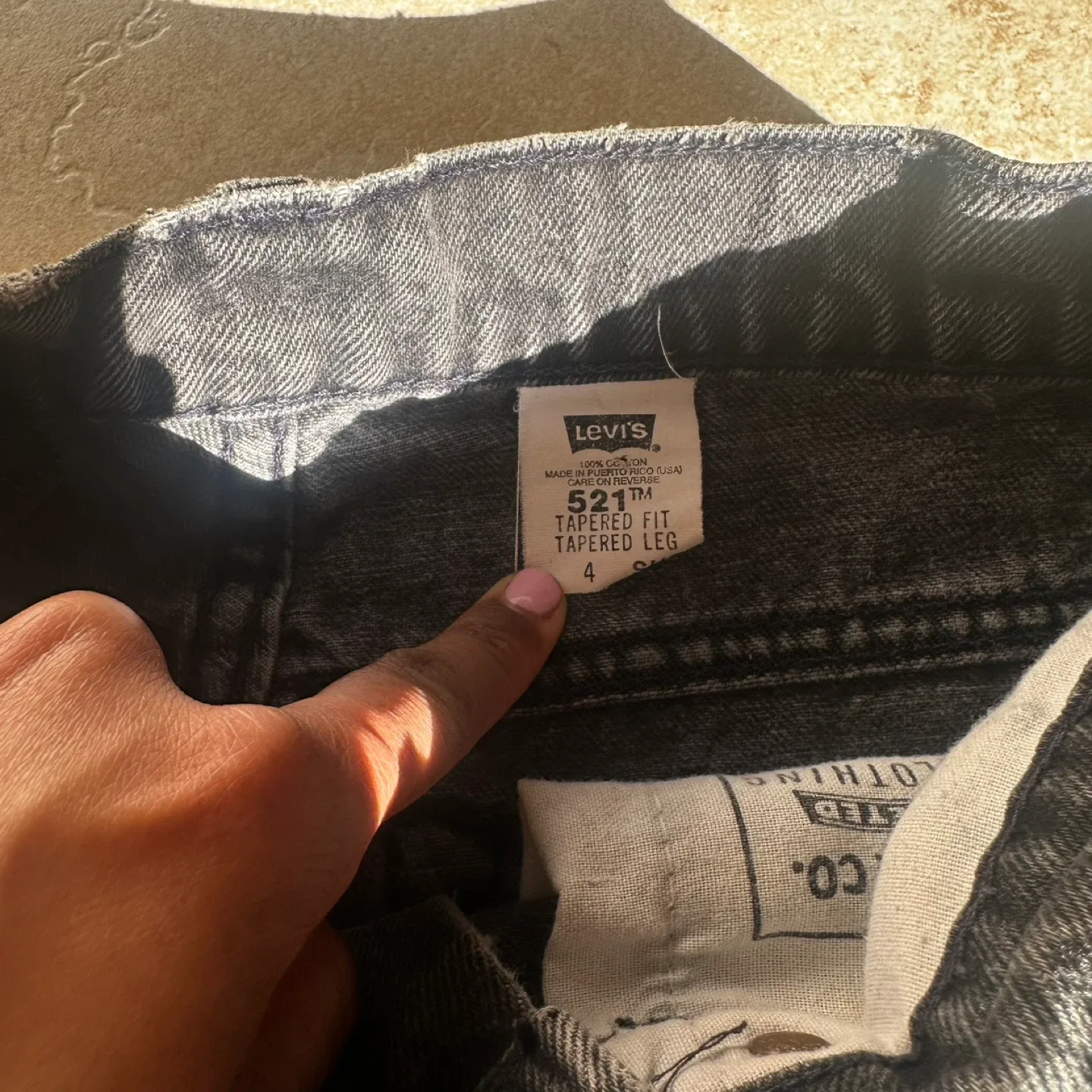Levi's Tapered Fit Denim Shorts - Size 4 image indicator(4)