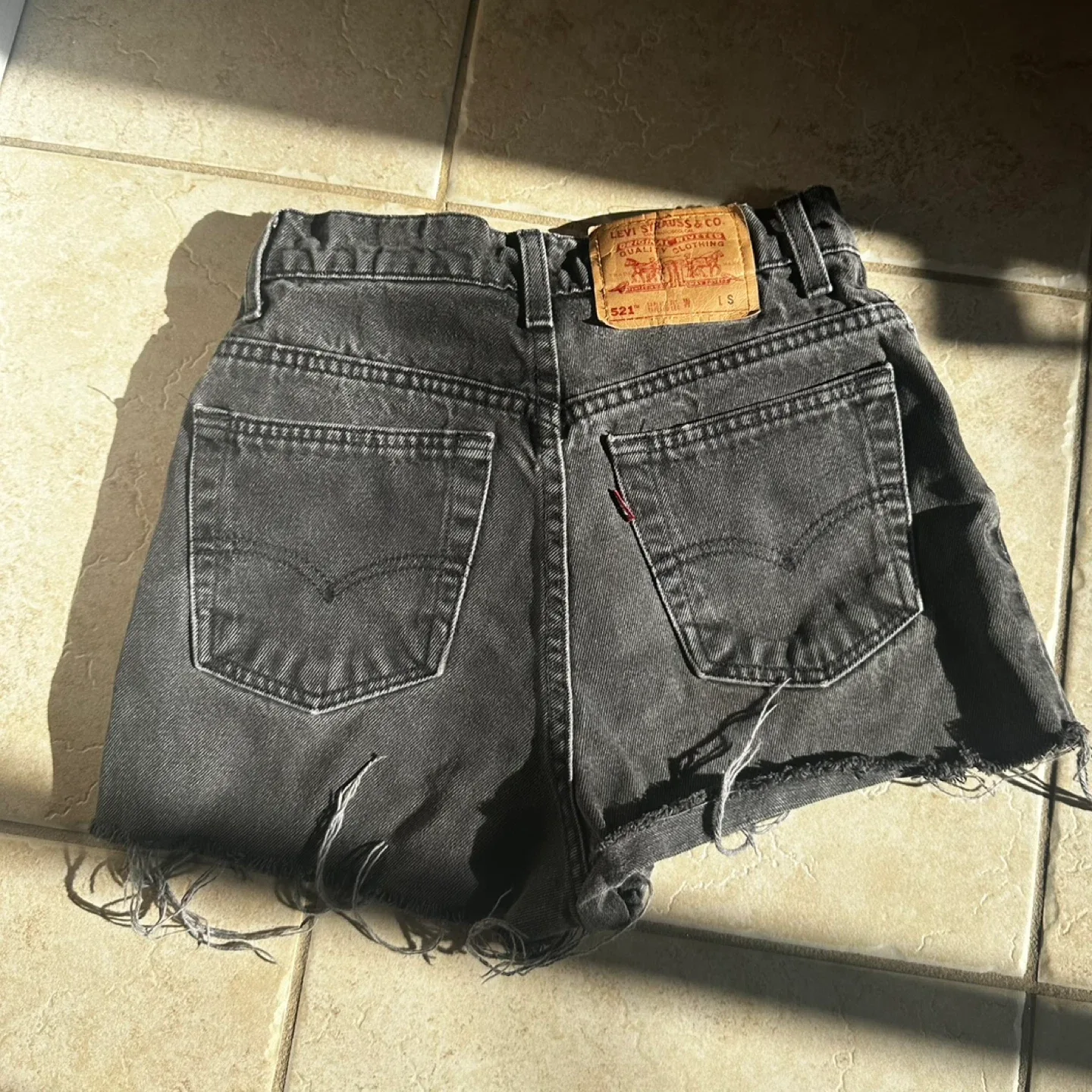 Levi's Tapered Fit Denim Shorts - Size 4 thumbnail