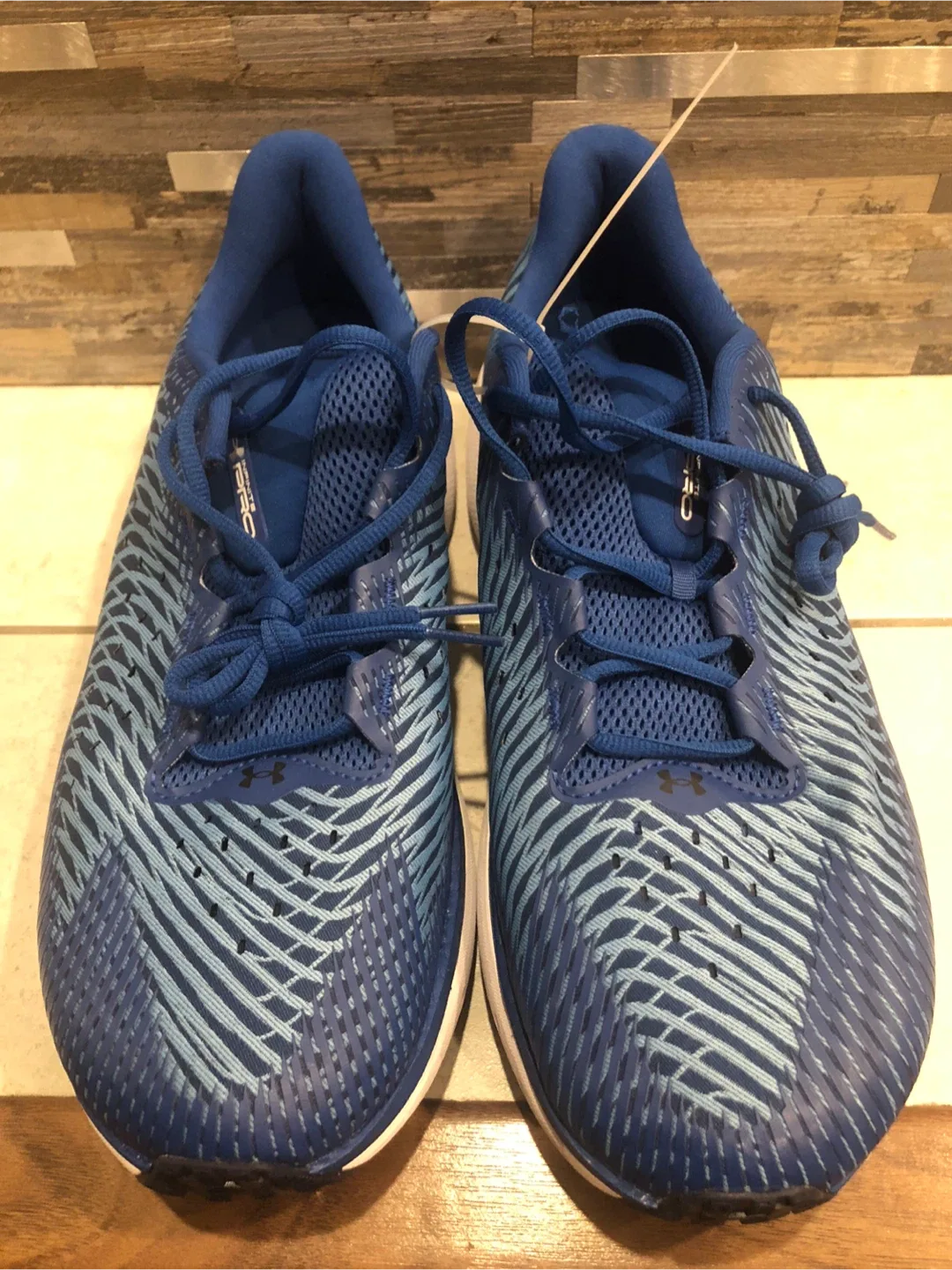 Under Armour HOVR Running Shoes (Men 11.5) image indicator(2)