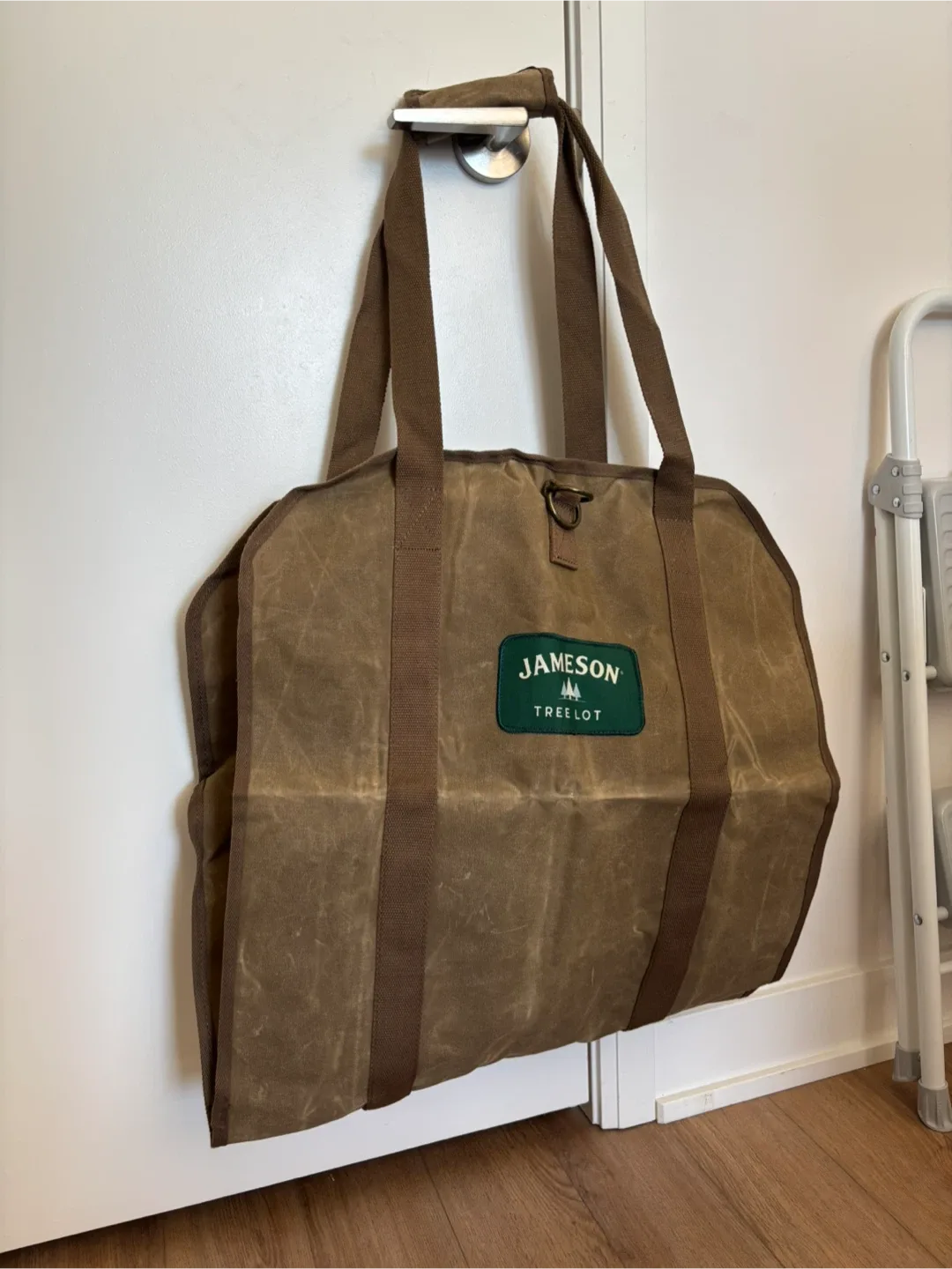Log & Christmas Tree Carrier Leather Bag thumbnail