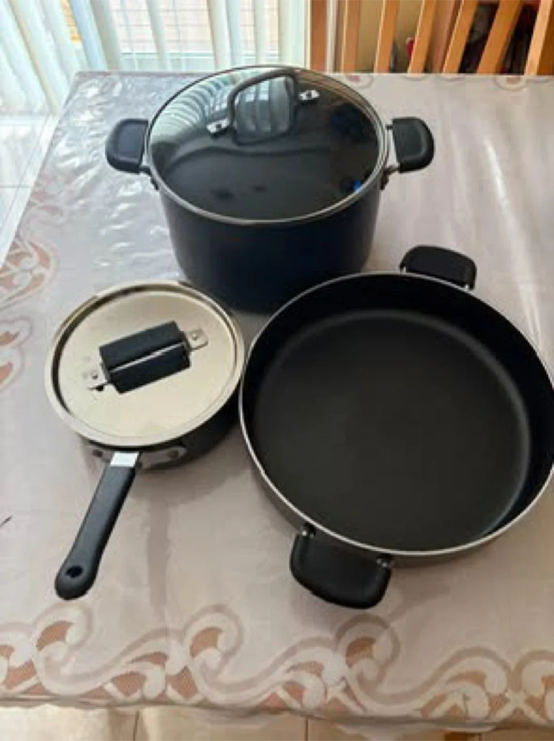 Pan, pot & saucepan (All okay condition)(All for FREE) thumbnail