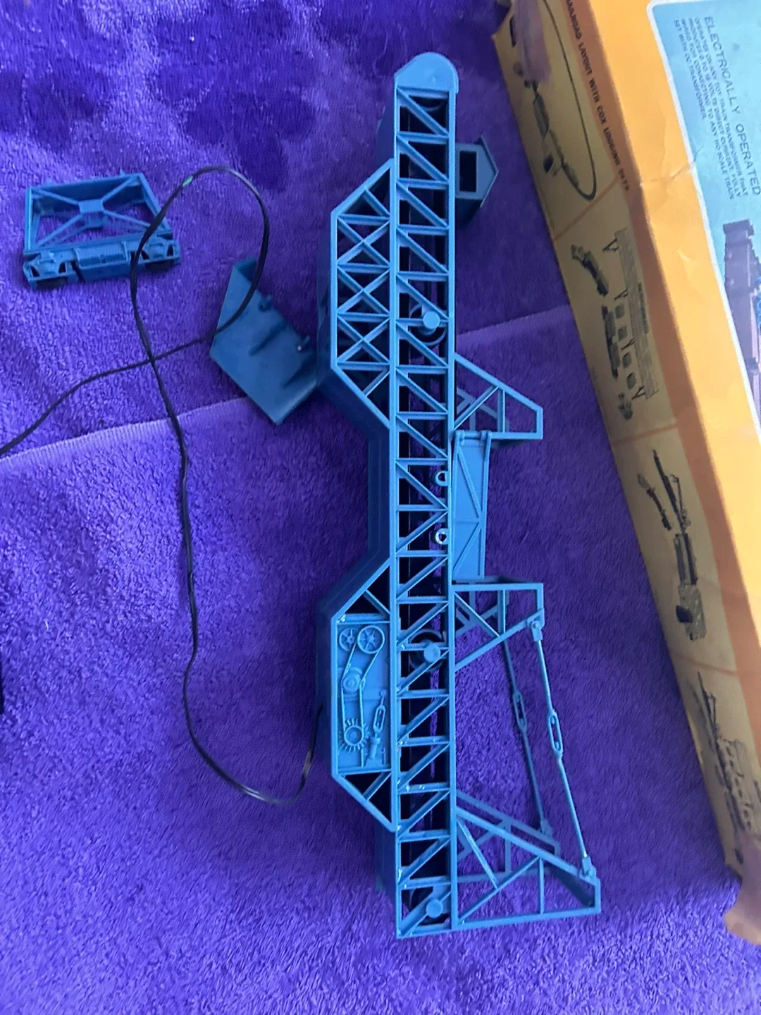 Vintage Cox Dockside Conveyor Set #6232-3 image indicator(10)