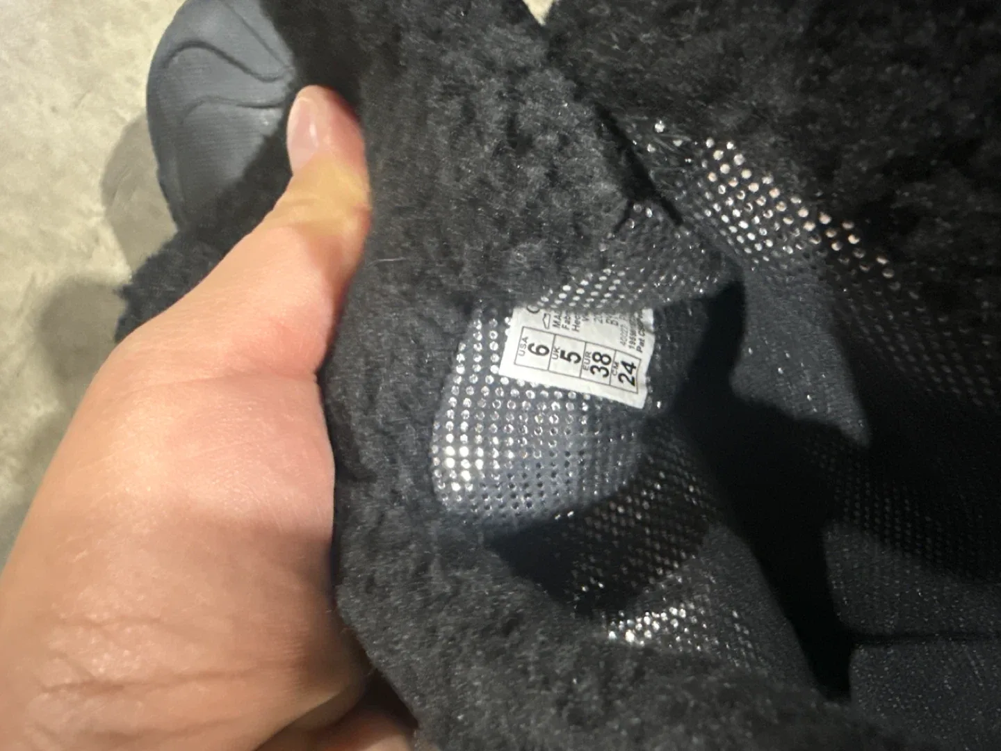 Columbia Black Winter Boots - Women's Size 6 image indicator(2)