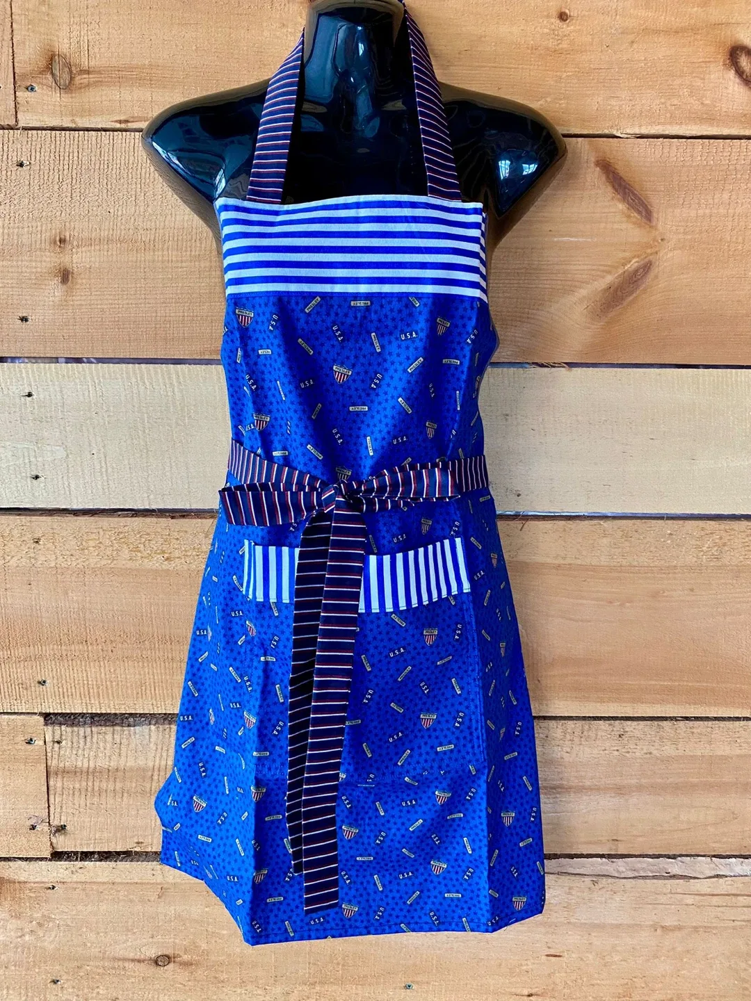 Handmade by me -Blue USA Print Apron image indicator(3)