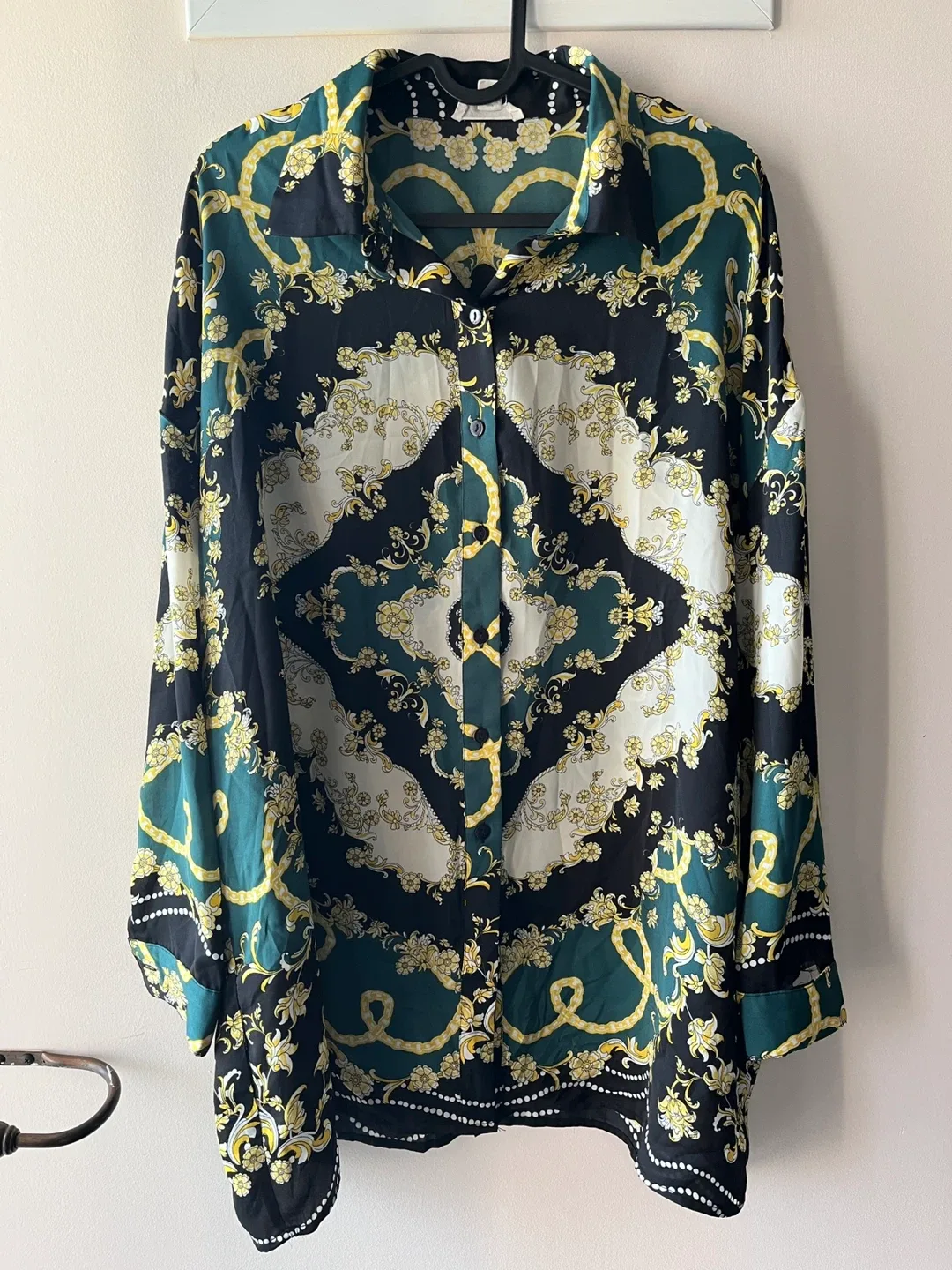 Oversized Long Sleeve Button-Up Shirt Size S thumbnail