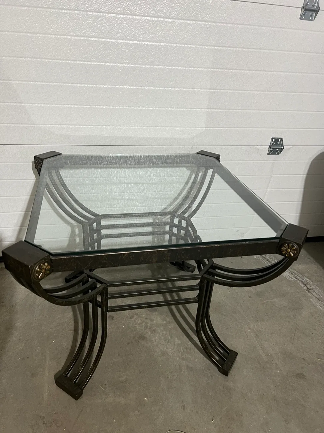 Glass Top Coffee Table - Metal Frame image indicator(4)