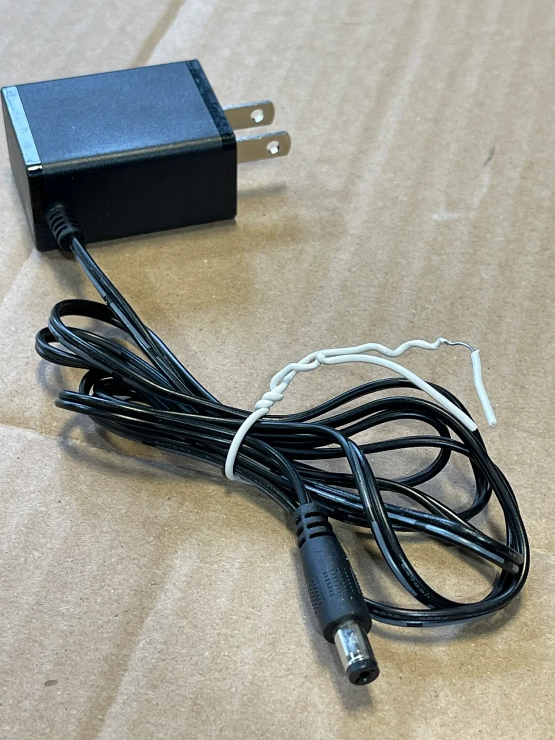 Mass Power AC Adapter NBS05C050100VU image indicator(2)