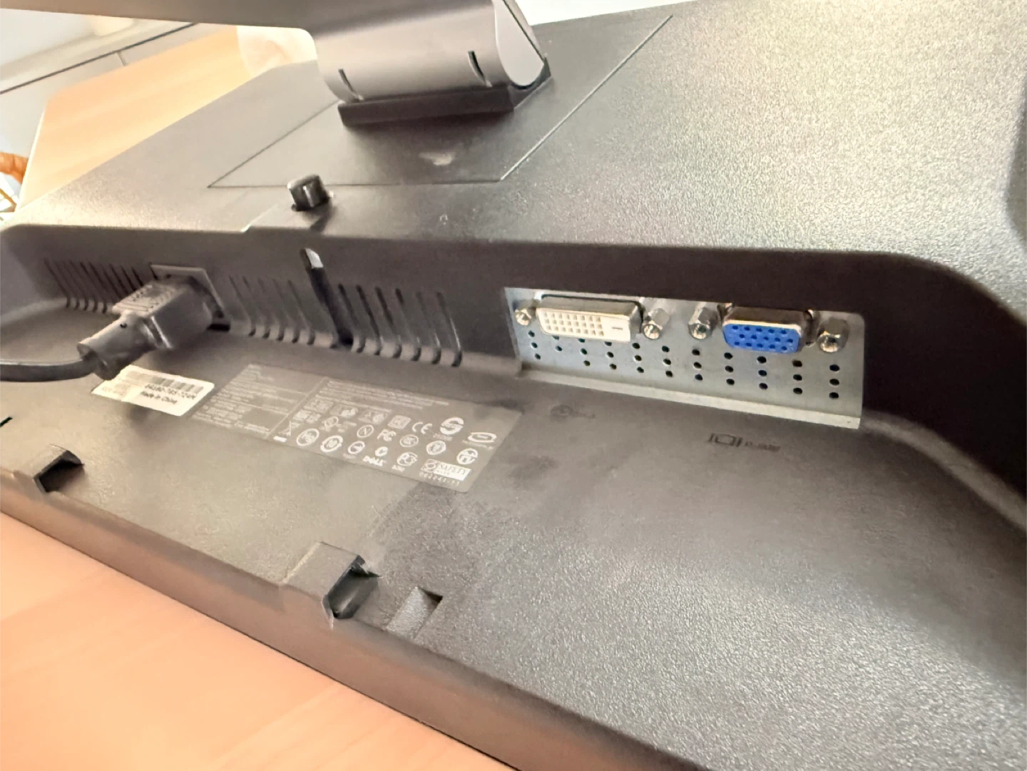 Dell LCD Monitor - photo 3