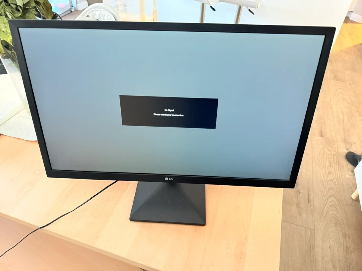 LG 24EA420V-B 24-inch Monitor image indicator(2)