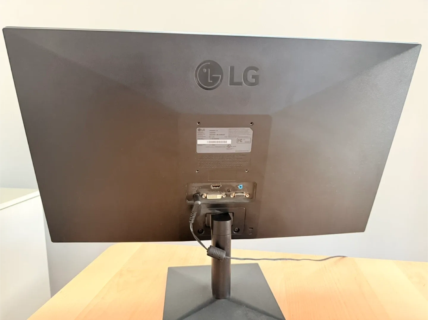 LG 24EA420V-B 24-inch Monitor image indicator(3)