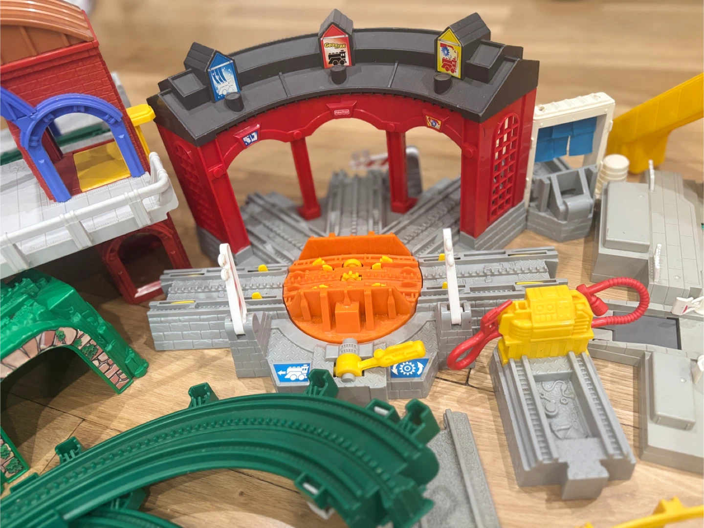 Fisher-Price GeoTrax Train Set - photo 4