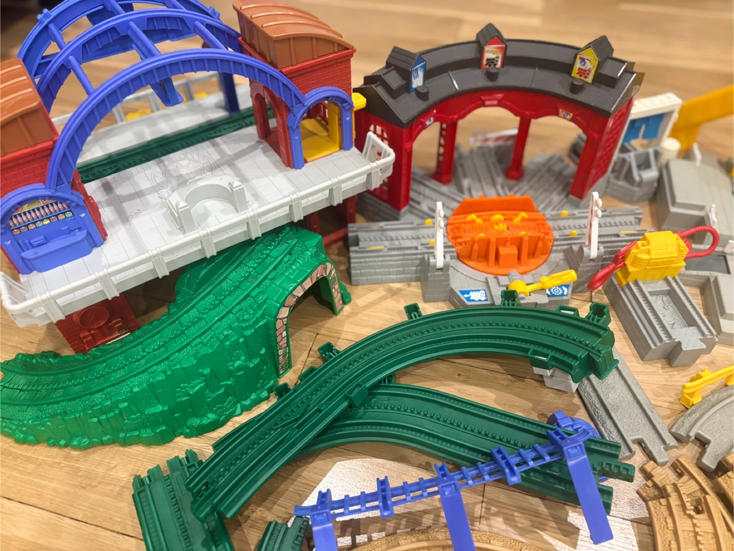 Fisher-Price GeoTrax Train Set - photo 2