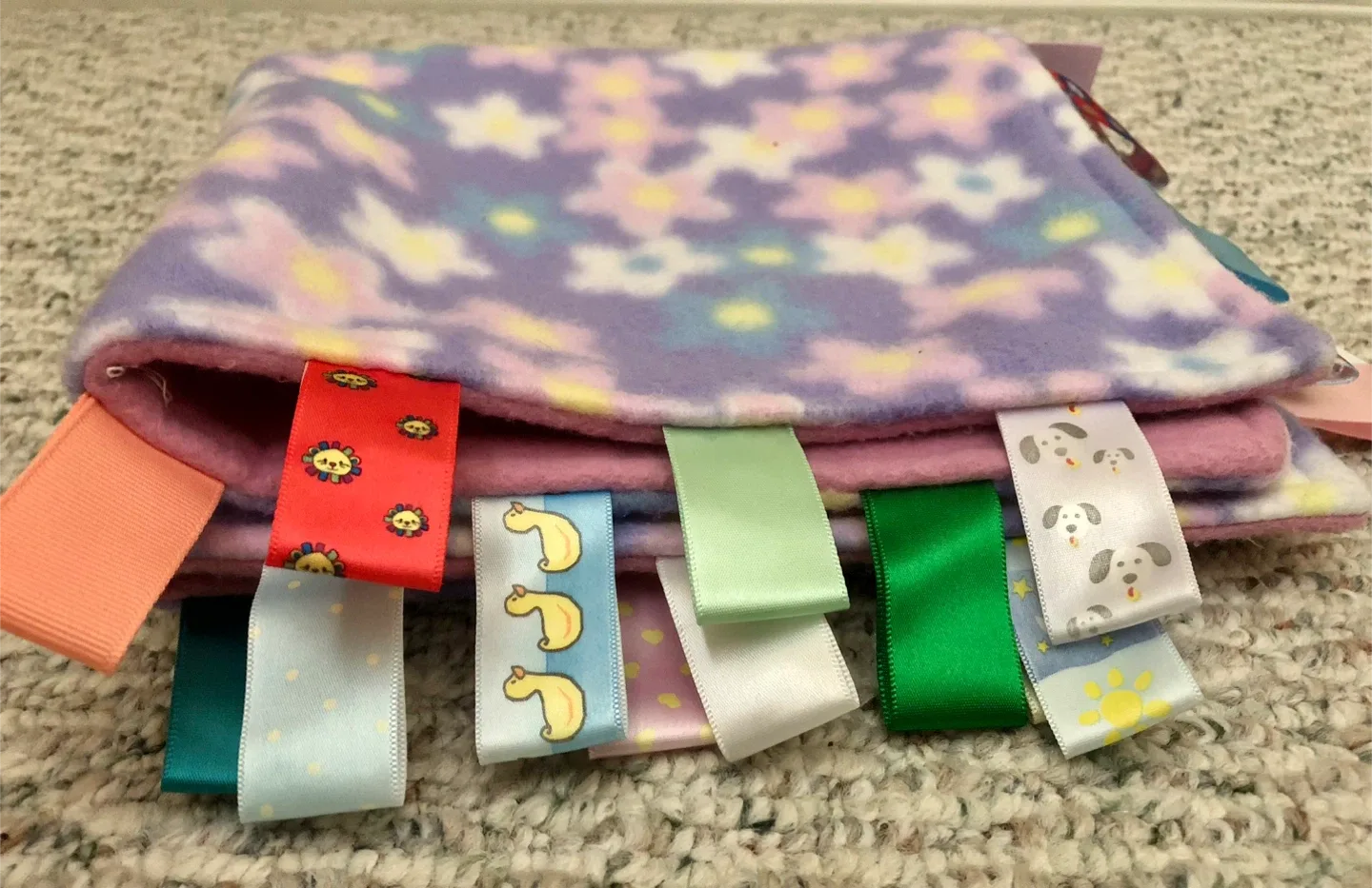 Taggies Blanket - Soft & Comforting image indicator(4)