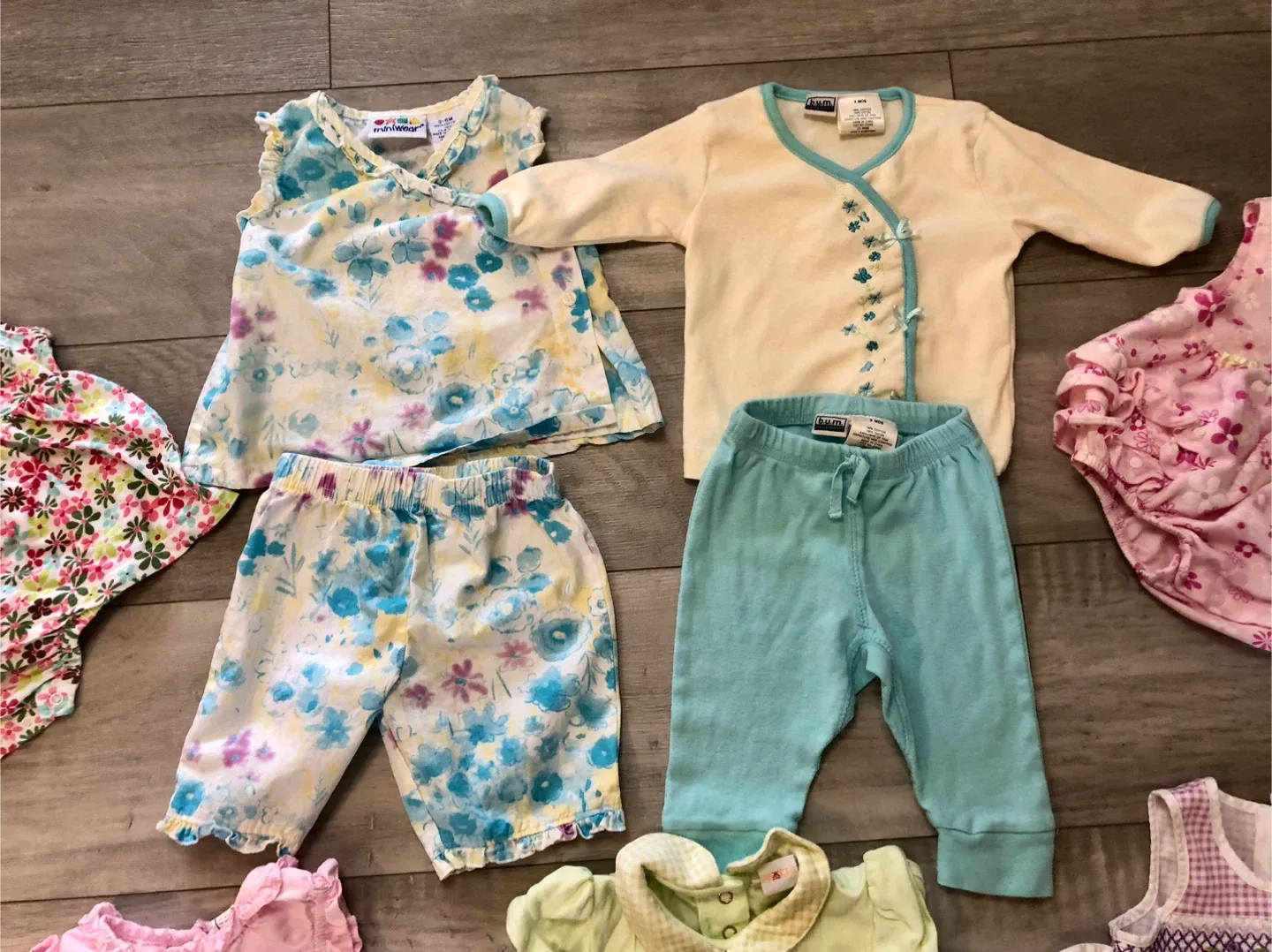 Baby Girl Clothes Bundle - 3 Months image indicator(3)