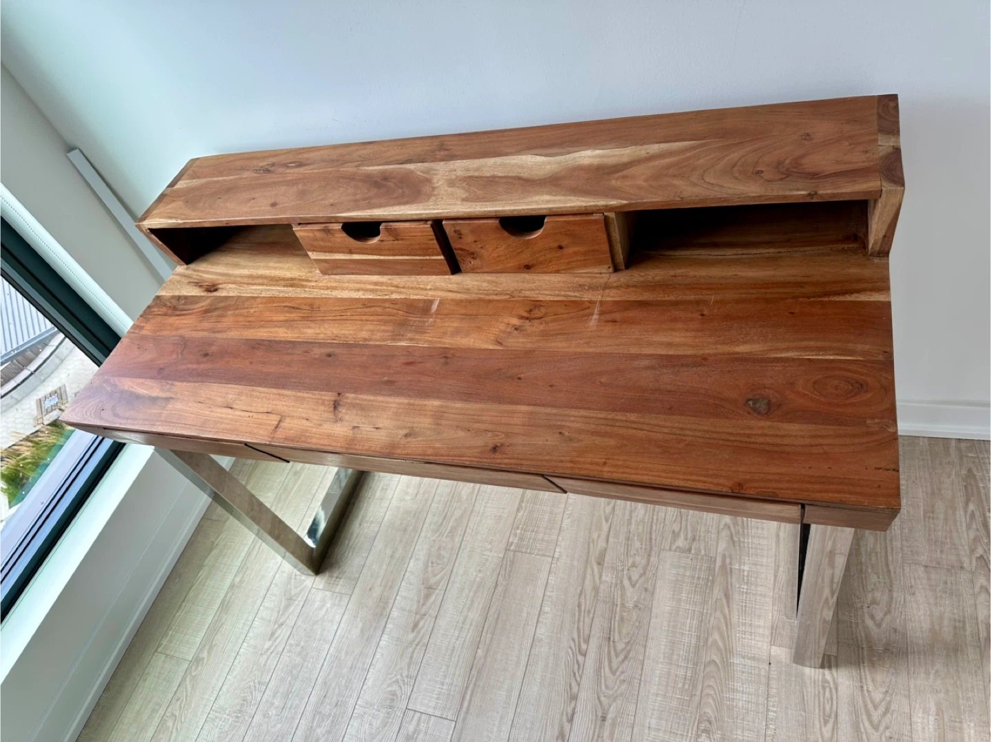 Solid Wood Study Desk + Ergonomic Chair – Mint Condition - photo 2