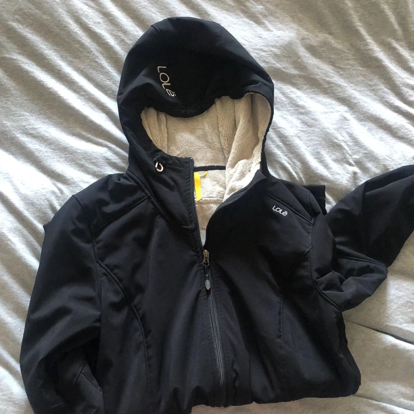 Lole Women’s Black Fall/Winter Coat - Size Large thumbnail