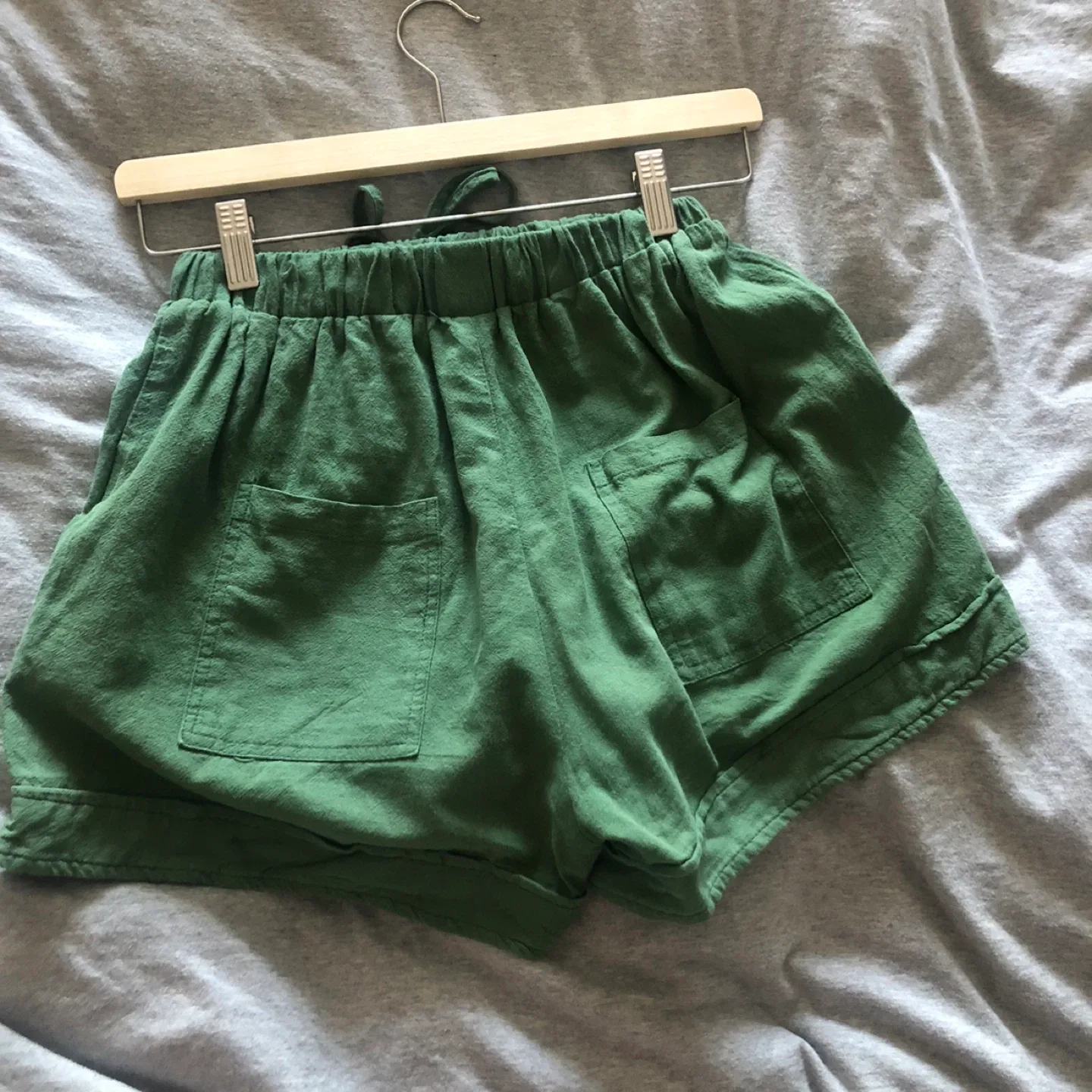 Forest Green Linen Paperbag Shorts / Small image indicator(3)