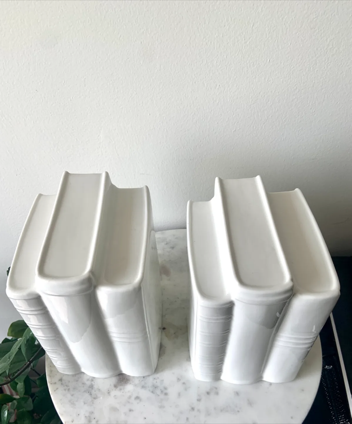 Bookend Ceramic Vase Set - White image indicator(2)