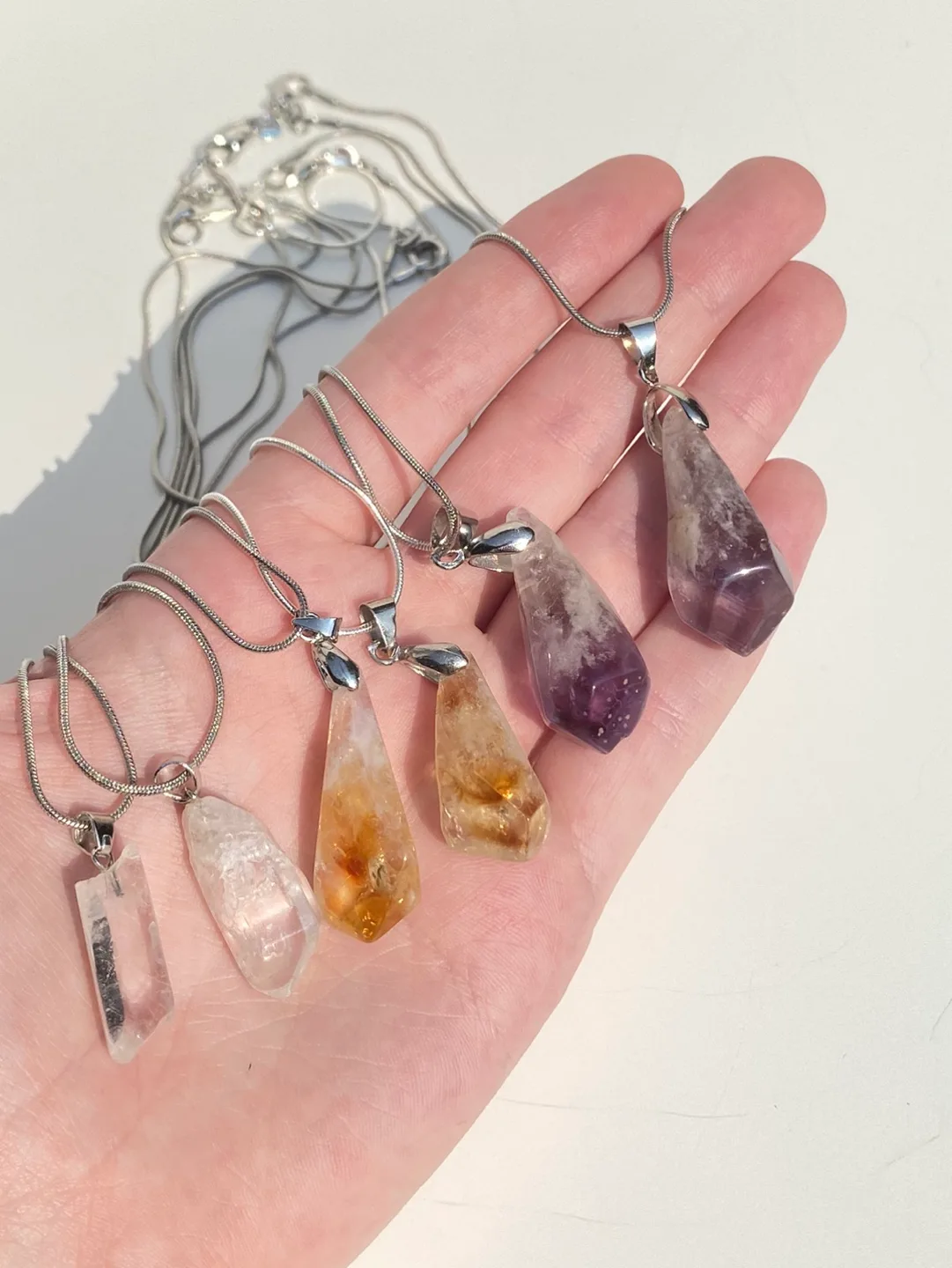 Gemstone Pendant with Chain image indicator(2)