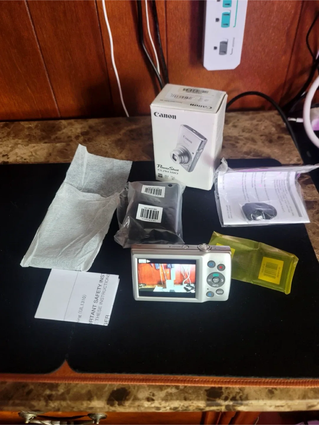 Canon PowerShot ELPH 180 Digital Camera - Silver thumbnail
