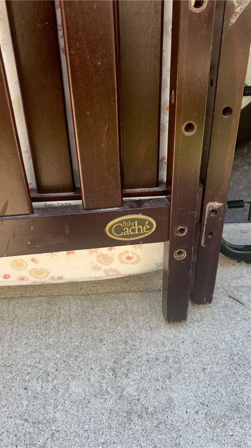 Baby Cache Crib image indicator(2)