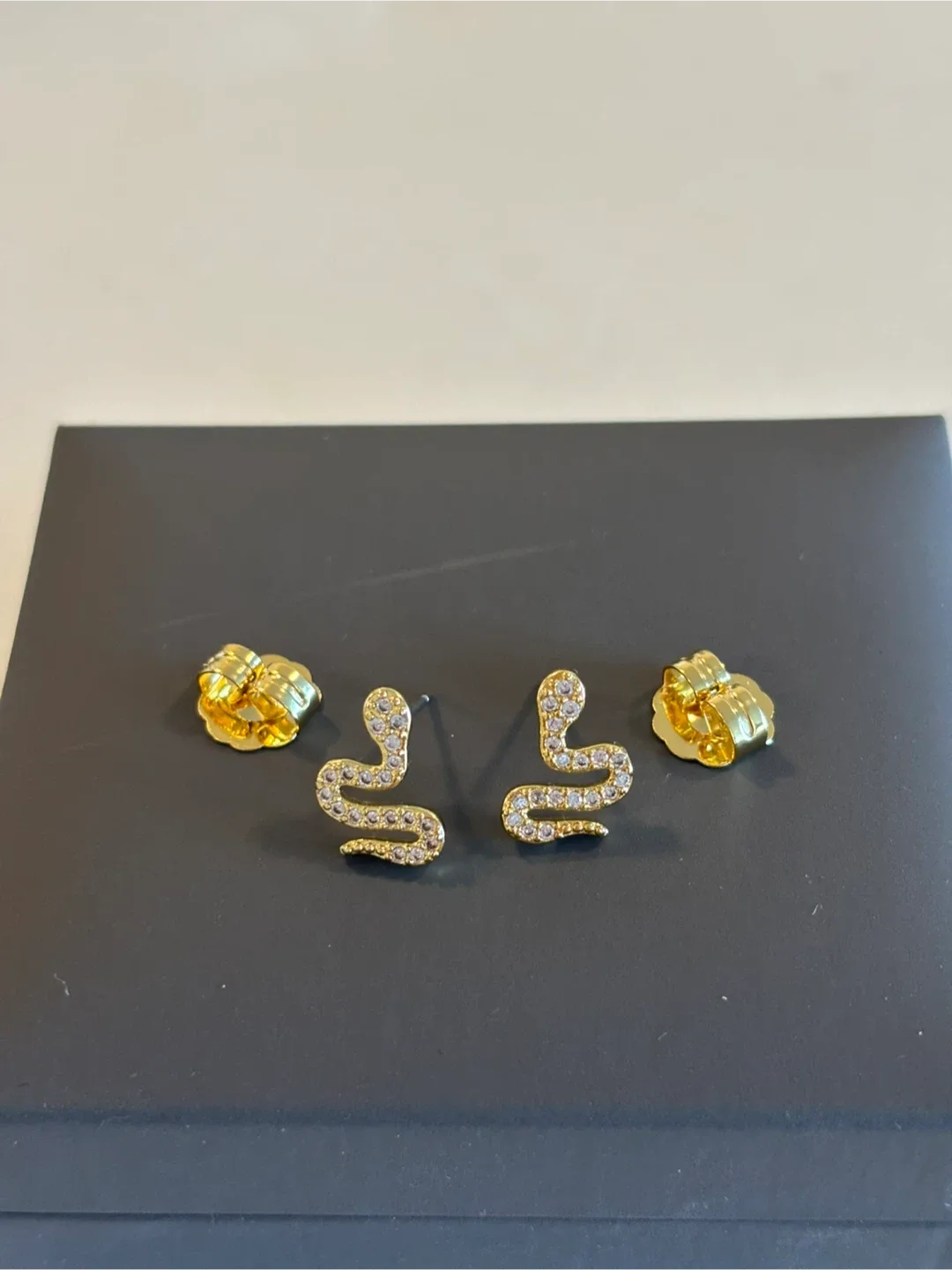 Snake Stud Earrings image indicator(3)