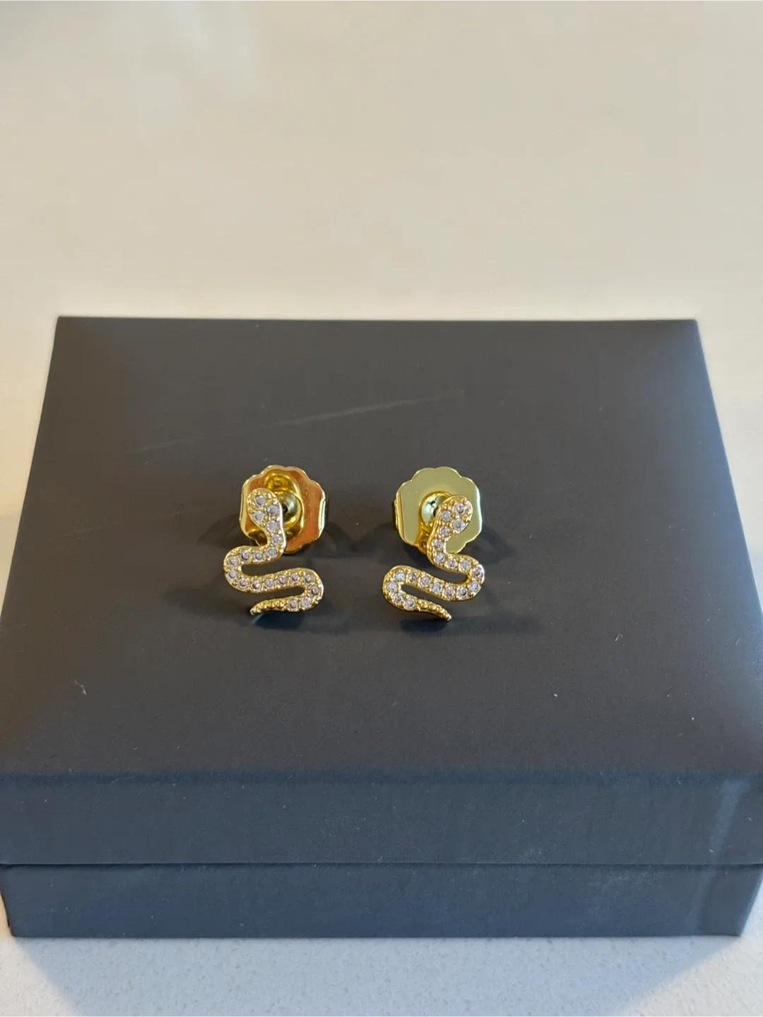 Snake Stud Earrings image indicator(4)